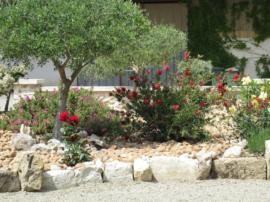 Le Mas Vieux Graveson Exterior photo